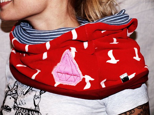 Neck-on pink diamond on red wings — foto 1