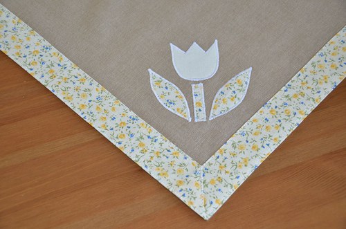 Smetanový tulipán (60x60 cm) — foto 1