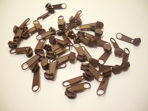 Jezdec na zip 3mm -spirály-hnědý — foto 1