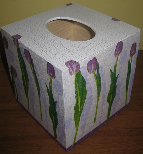 Krabička na kapesníky s tulipány — foto 1