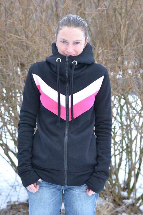 Černá mikina — foto 1