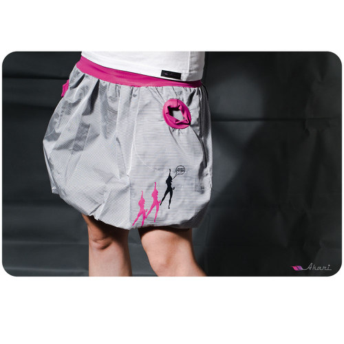 Skirt power! — foto 1