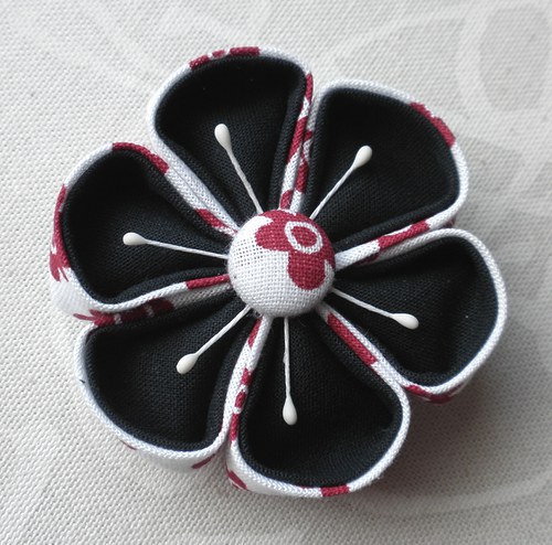 Kanzashi kytička s pestíky — foto 1