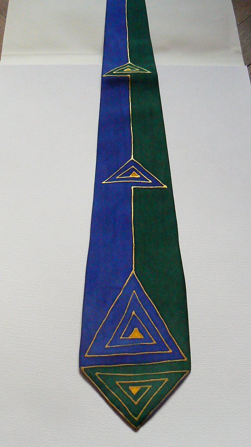 Kravata s trochou geometrie — foto 1