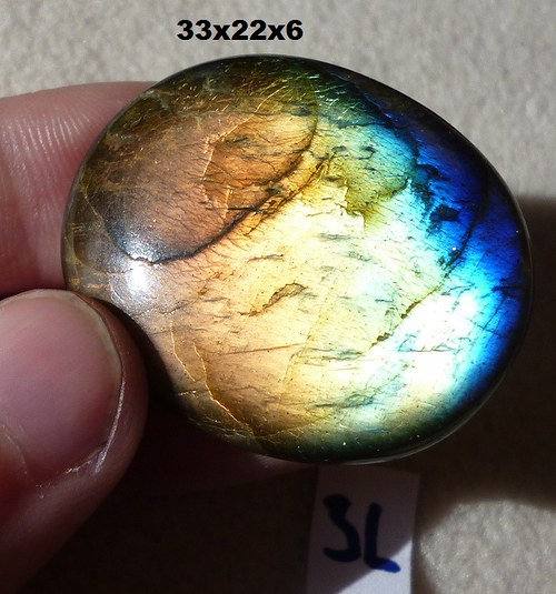 Labradorit- CABOCHON- velký — foto 1