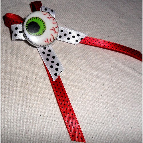 Brož mašlová červená oko — foto 1