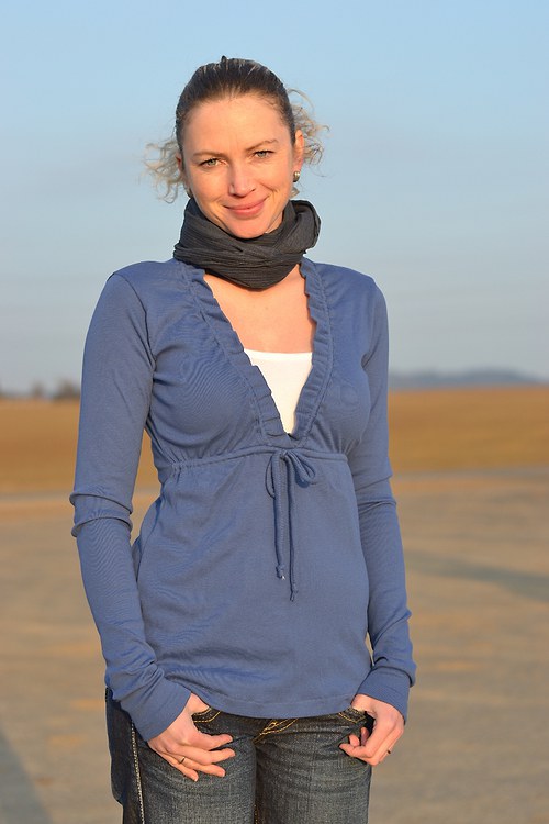 Modré tričko s řasením — foto 1