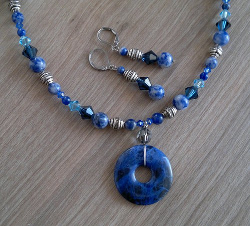 Náhrdelník a naušnice - sodalit a swarovski — foto 1
