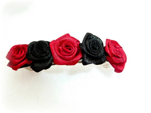 Red and black roses REZERVACE — foto 1
