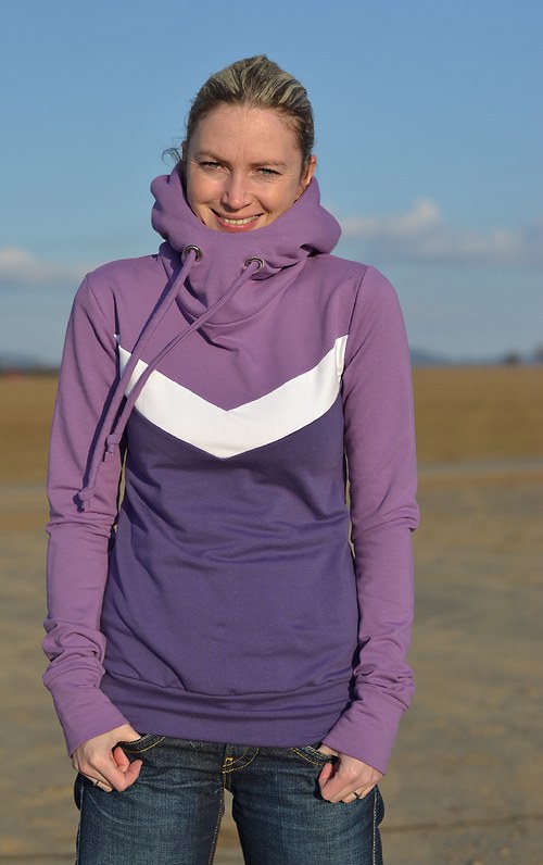Fialová mikina — foto 1