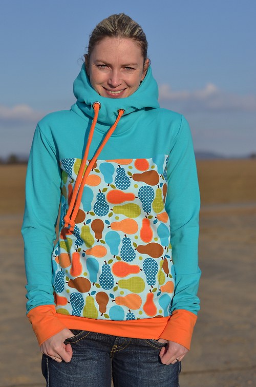 Tyrkysová mikina — foto 1