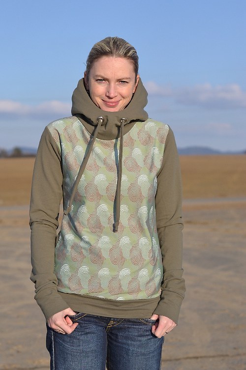 Zelená mikina — foto 1