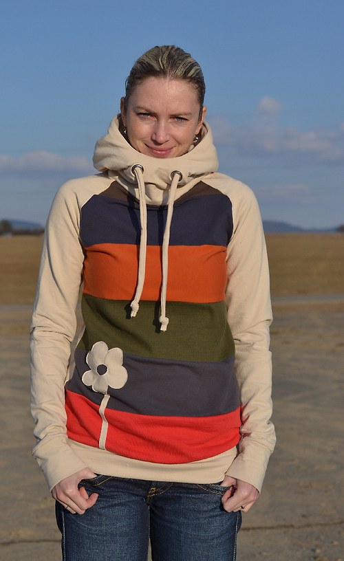 Béžová mikina — foto 1