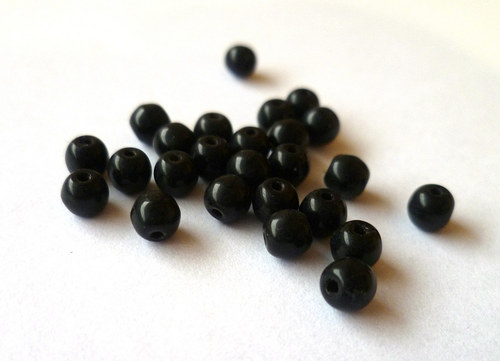 Kuličky ČERNÁ, 4 mm - 100 ks — foto 1