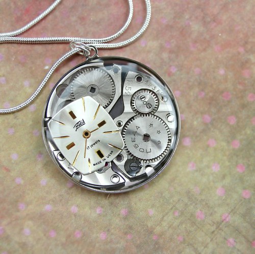 What is the time? — foto 1