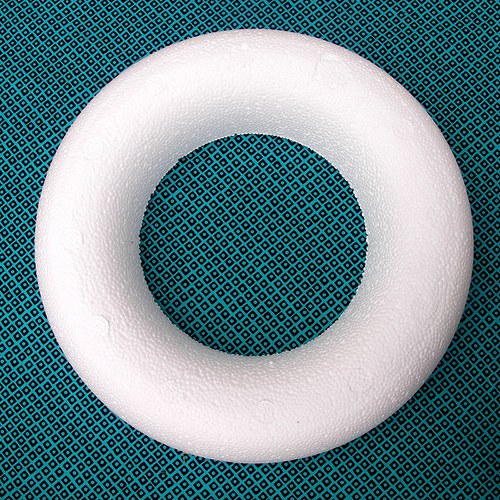 Polystyrenový věnec 25cm půlený