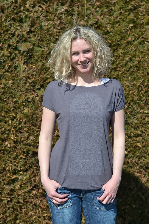 Šedé tričko — foto 1