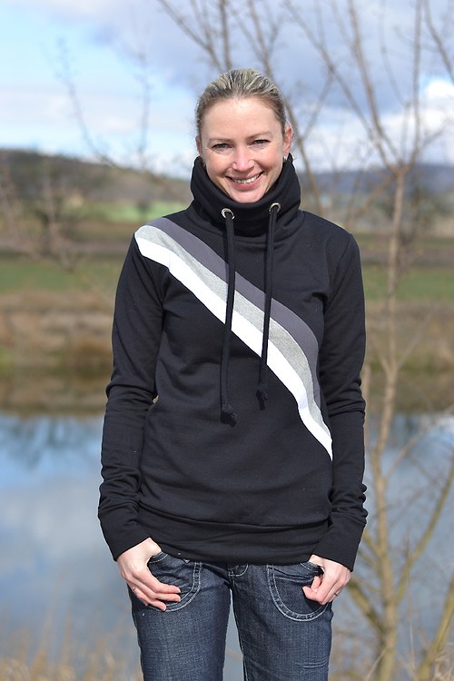 Černá mikina — foto 1