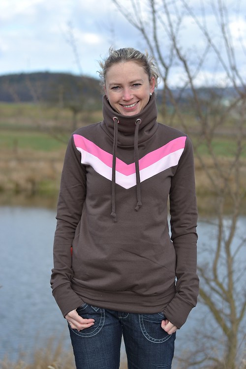 Hnědá mikina — foto 1