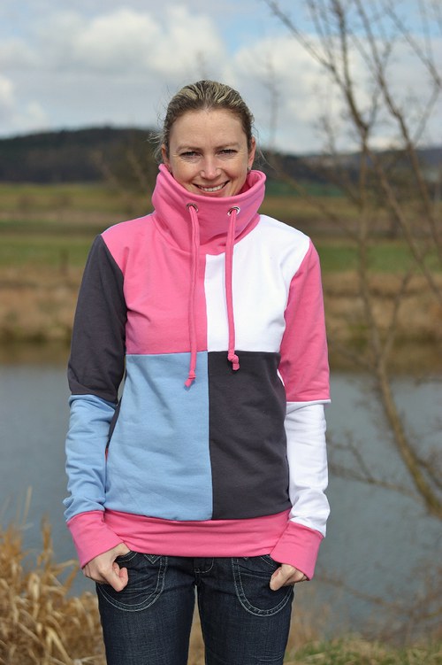 Čtyřbarevná mikina — foto 1