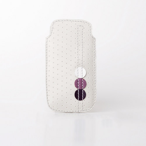 Dírkovaná paní Nokie — foto 1