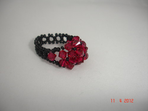 Prsten Swarovski barva Ruby — foto 1