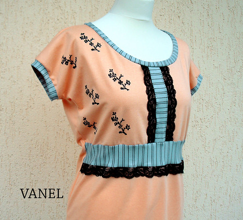 Peach with black lace — foto 1