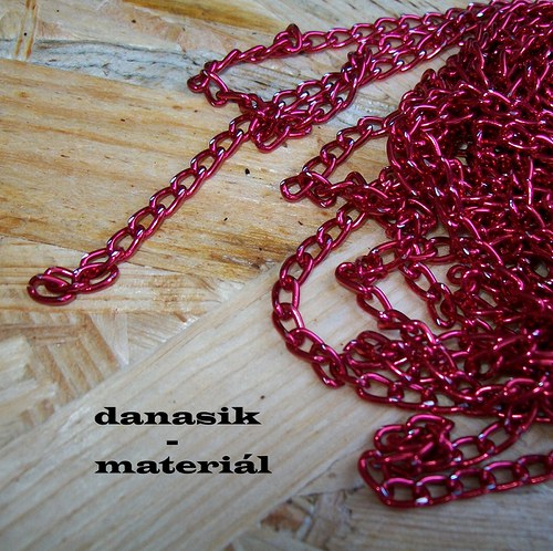 ČERVENÝ ŘETÍZEK - METRÁŽ
