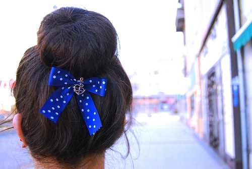 Vlasová mašle s kotvičkou — foto 1
