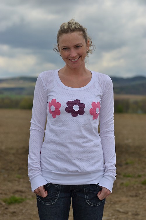 Tričko s kytičkama — foto 1