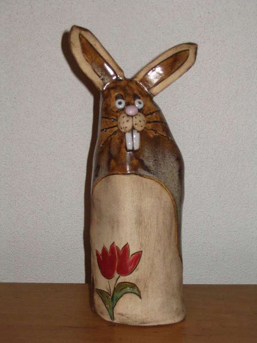 Zajíček s tulipánem — foto 1