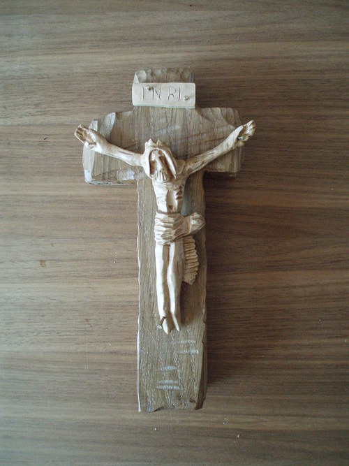 Vyřezávaný kříž — foto 1