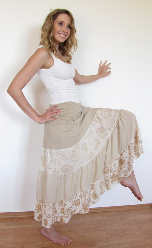 Kanýrová sukně/šaty — foto 1
