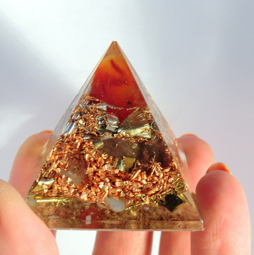 Orgonit - Pyramida 4x4 s Karneolem — foto 1