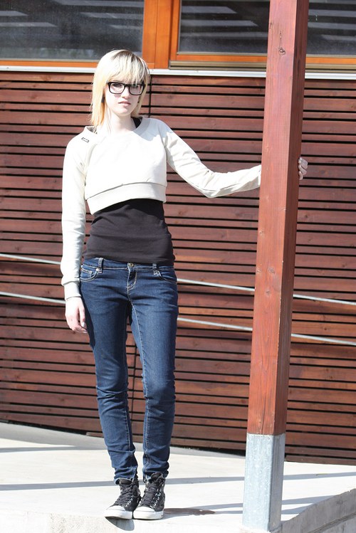 Krátká mikina SLEVA 50% — foto 1