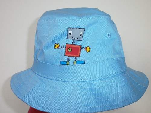 Klobouk s robotem — foto 1