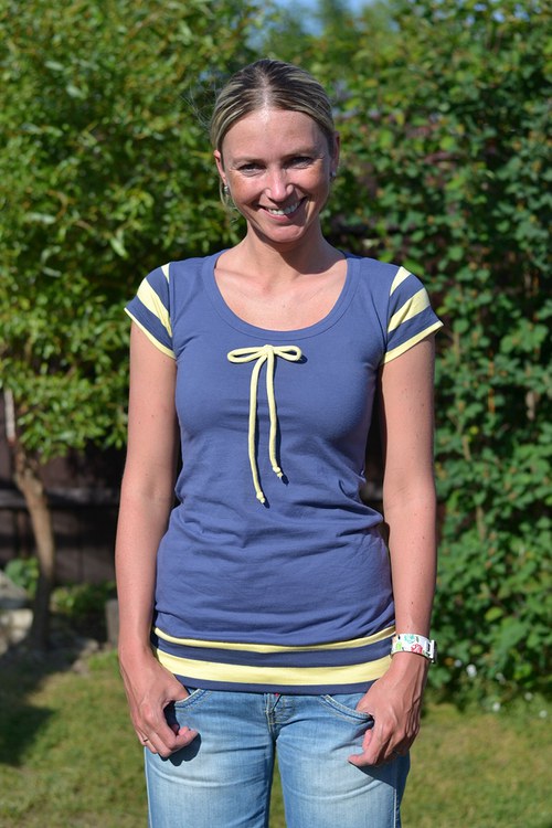 Dvoubarevné tričko — foto 1