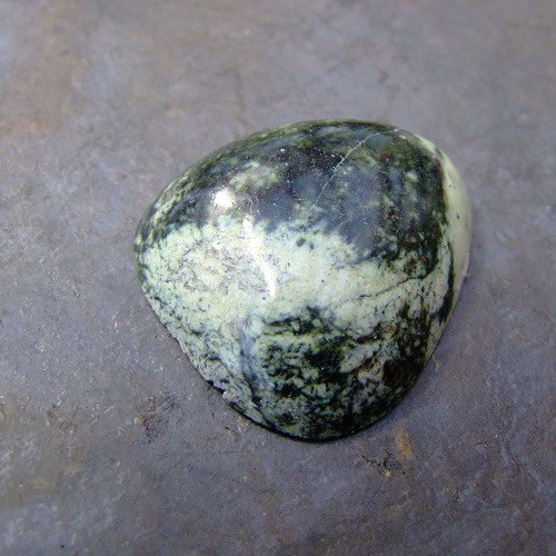 Serpentyn chytha, kabošon č.245 — foto 1