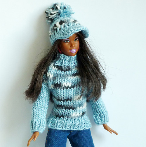 BLUE svetr a kulich pro Barbie — foto 1
