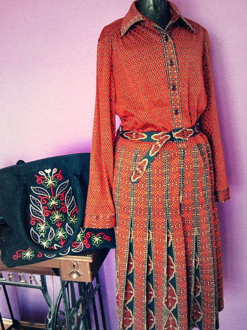 Retro šaty aztécké — foto 1