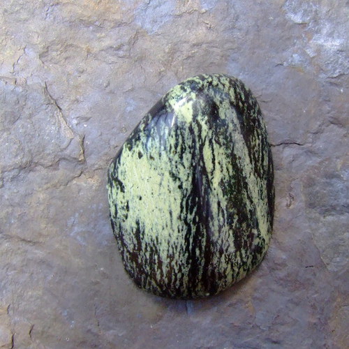 Serpentyn chytha, kabošon č.250 — foto 1