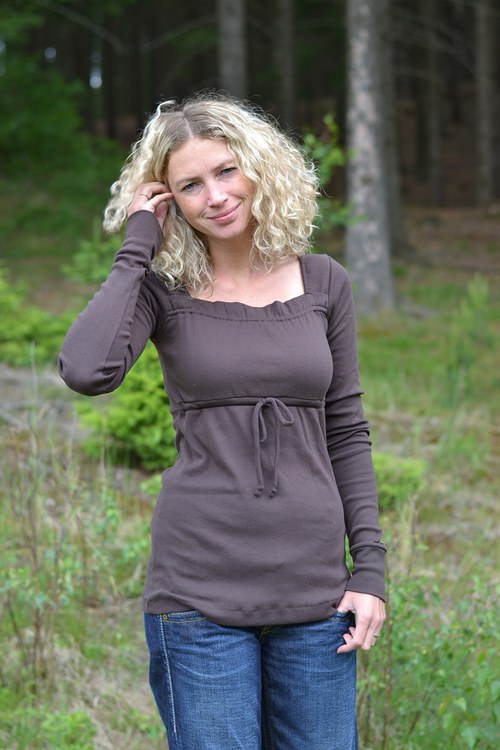 Hnědé tričko — foto 1
