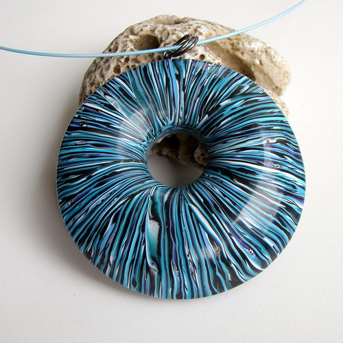 Tyrkysový velký donut — foto 1