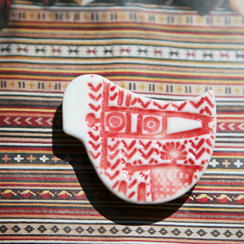 Porcelánče IndiRed (porcelánová brož) — foto 1