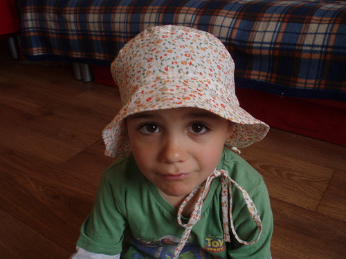 Jednovelikostní klobouček — foto 1