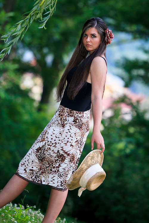 Béžovo-hnědá sukýnka — foto 1