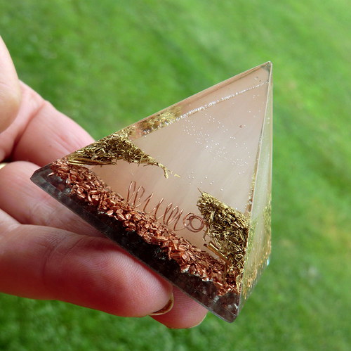 Orgonit - 5 x 4,5cm - Dvojitá pyramida — foto 1