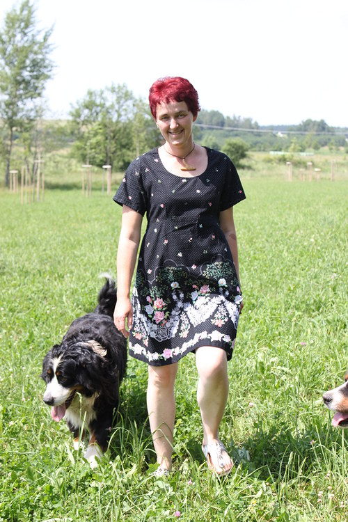 Černé s růžema — foto 1