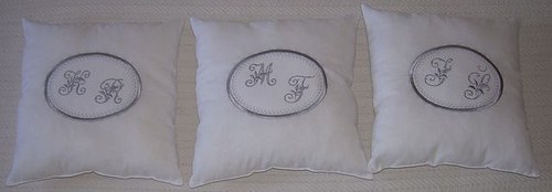 Polštářek s monogramem — foto 1