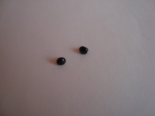 Našívací očka 4 mm - černá — foto 1